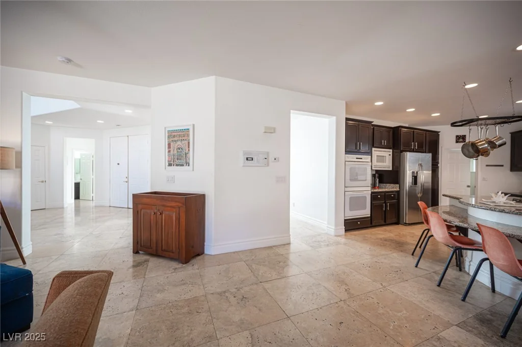 204 Ring Dove, Las Vegas, NV 89144