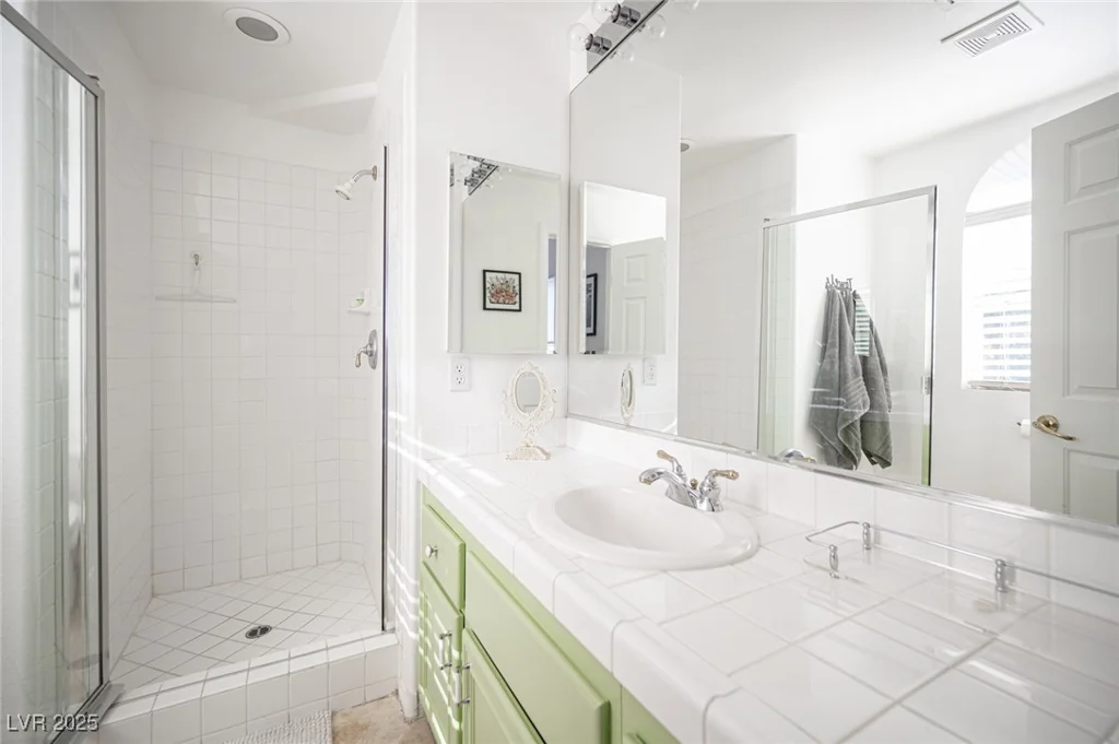 204 Ring Dove, Las Vegas, NV 89144