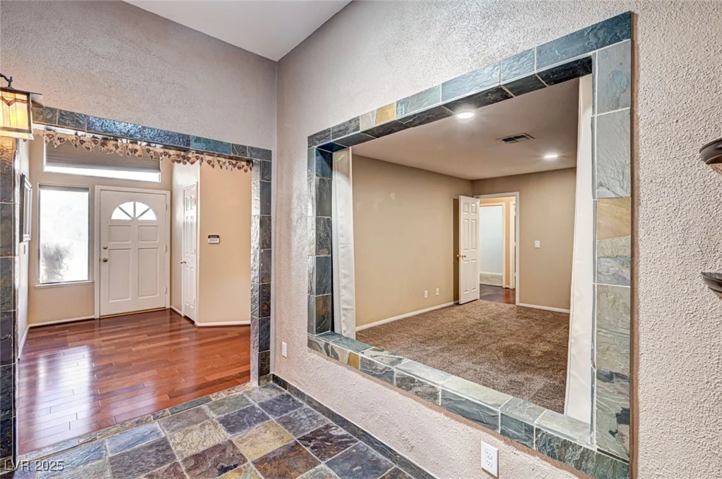 2832 Cape Hope, Las Vegas, NV 89121