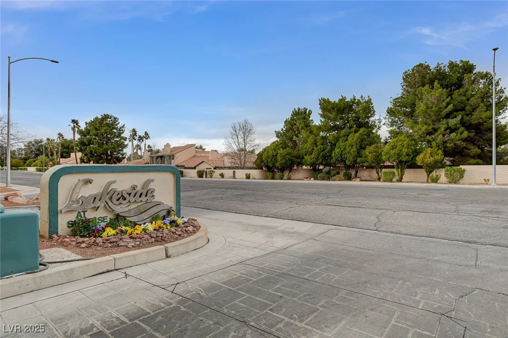 2832 Cape Hope, Las Vegas, NV 89121