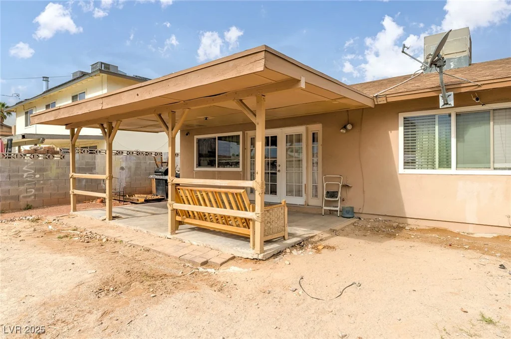 604 Torrey Pines, Las Vegas, NV 89107