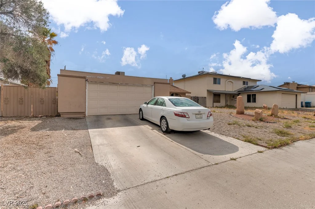 604 Torrey Pines, Las Vegas, NV 89107