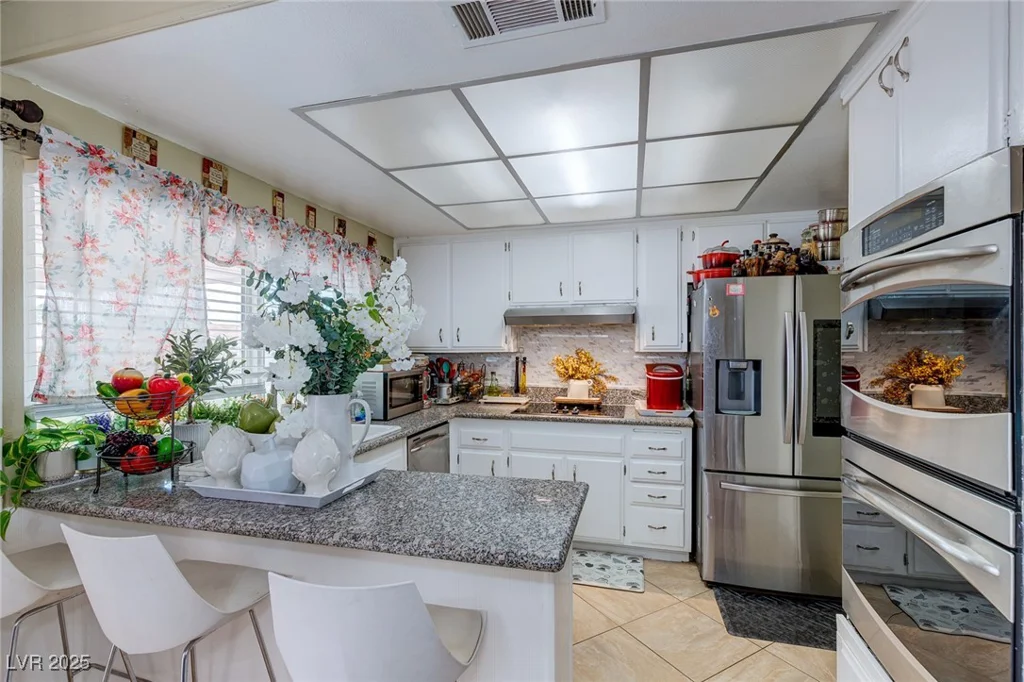 604 Torrey Pines, Las Vegas, NV 89107