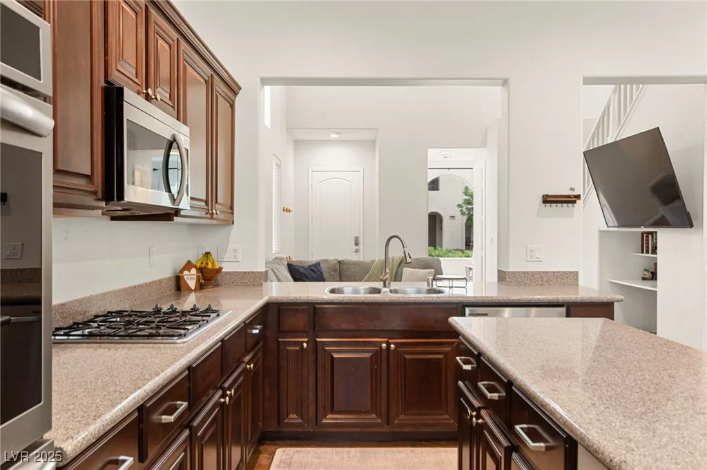 1887 Hollywell, Las Vegas, NV 89135