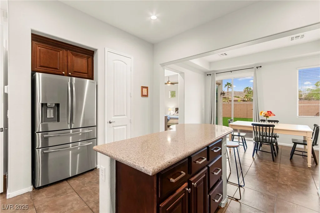 1887 Hollywell, Las Vegas, NV 89135