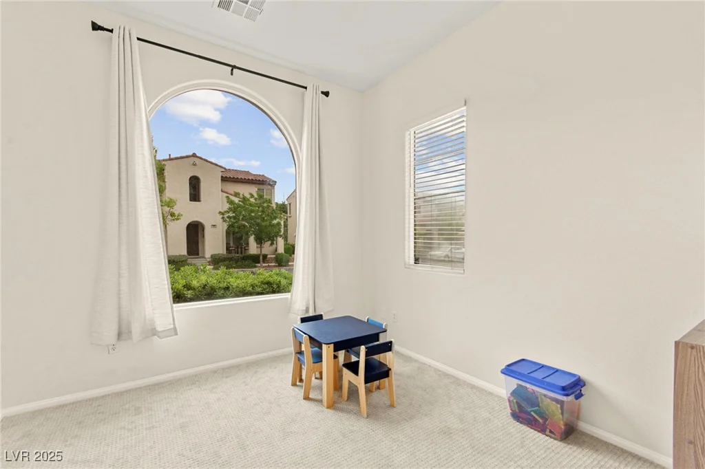1887 Hollywell, Las Vegas, NV 89135