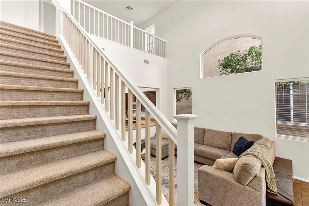 1887 Hollywell, Las Vegas, NV 89135