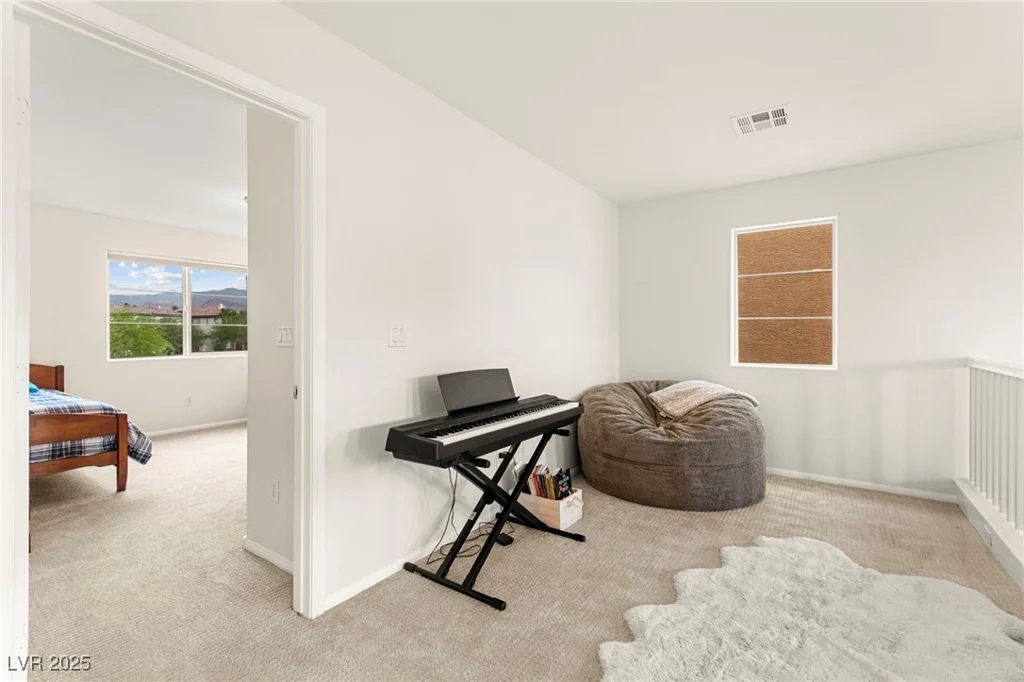 1887 Hollywell, Las Vegas, NV 89135