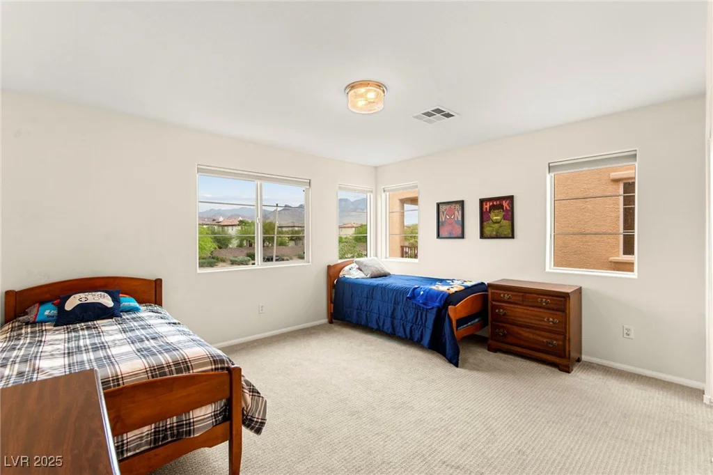 1887 Hollywell, Las Vegas, NV 89135