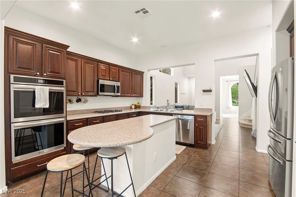 1887 Hollywell, Las Vegas, NV 89135