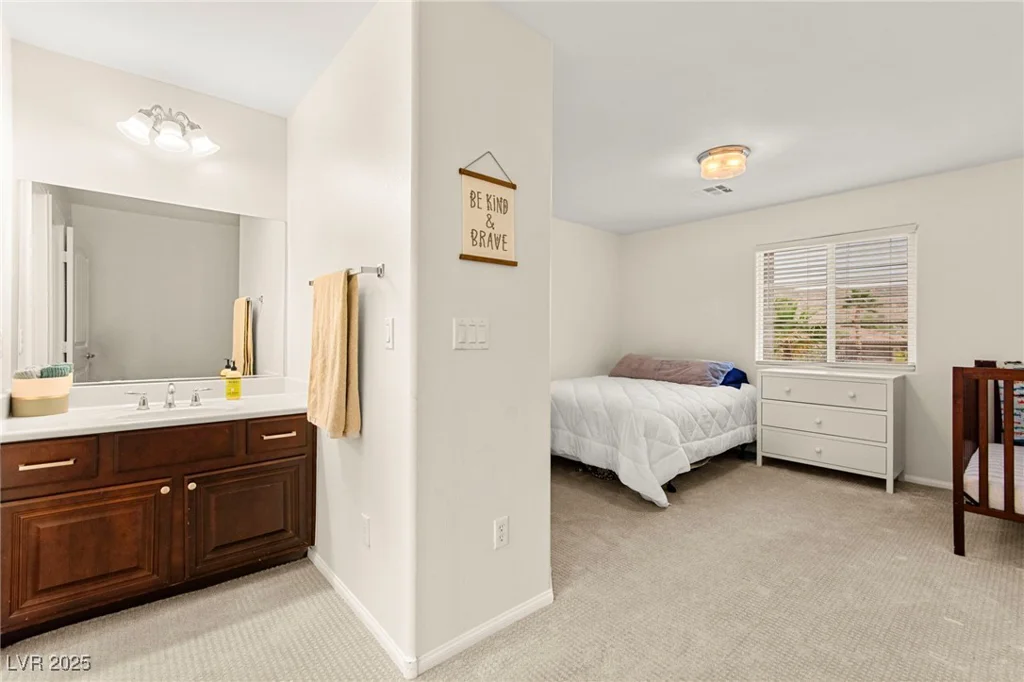 1887 Hollywell, Las Vegas, NV 89135