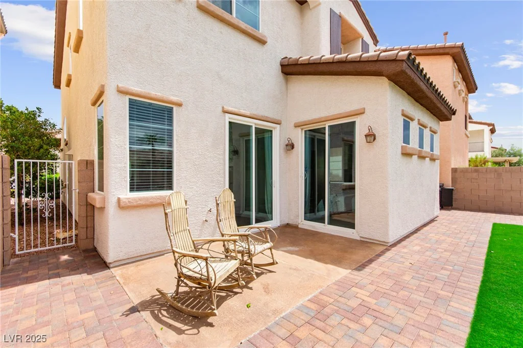 1887 Hollywell, Las Vegas, NV 89135