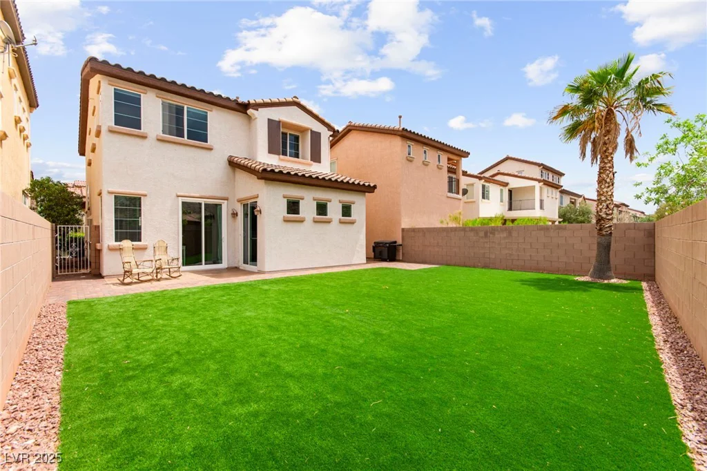 1887 Hollywell, Las Vegas, NV 89135