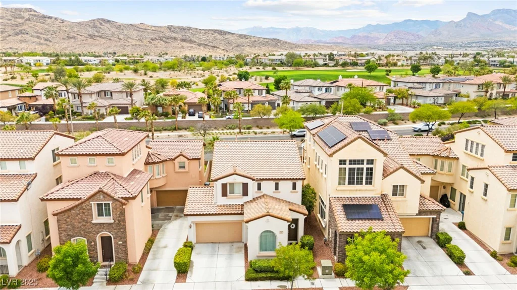 1887 Hollywell, Las Vegas, NV 89135