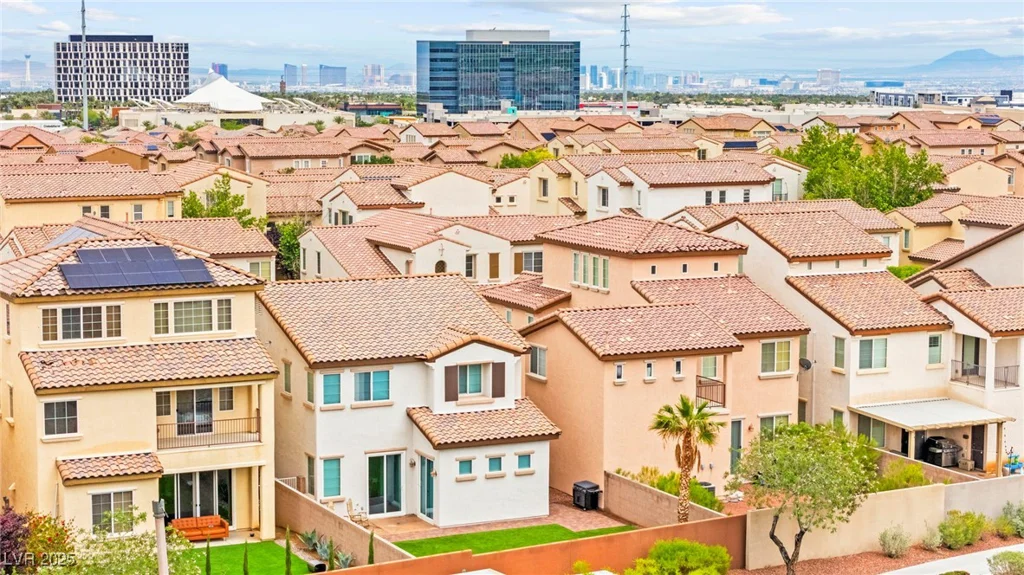 1887 Hollywell, Las Vegas, NV 89135