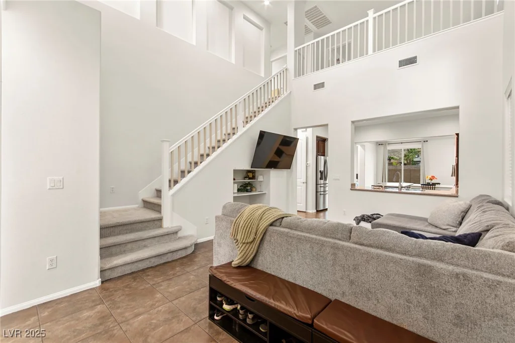 1887 Hollywell, Las Vegas, NV 89135