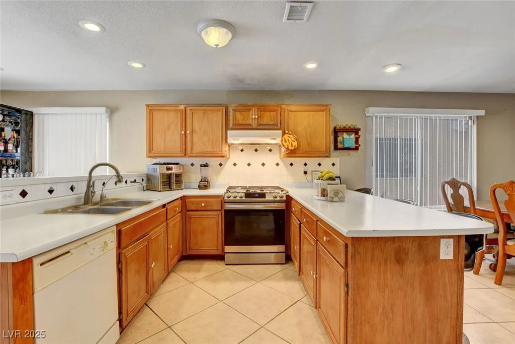 4008 Lighthouse, Las Vegas, NV 89110