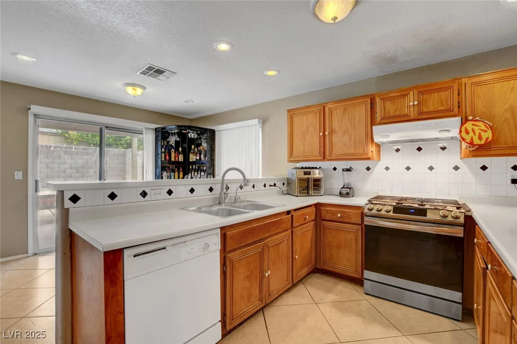 4008 Lighthouse, Las Vegas, NV 89110