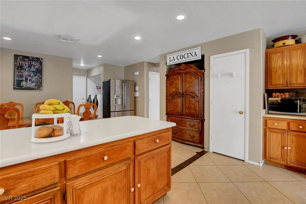 4008 Lighthouse, Las Vegas, NV 89110