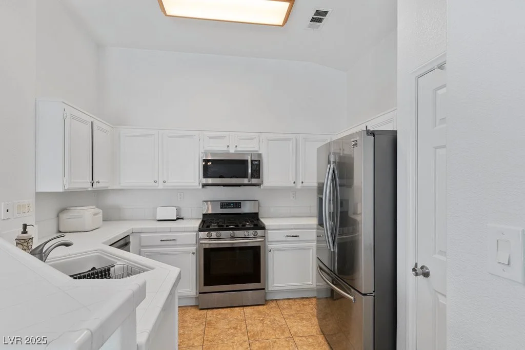 688 Castlebridge, Las Vegas, NV 89123