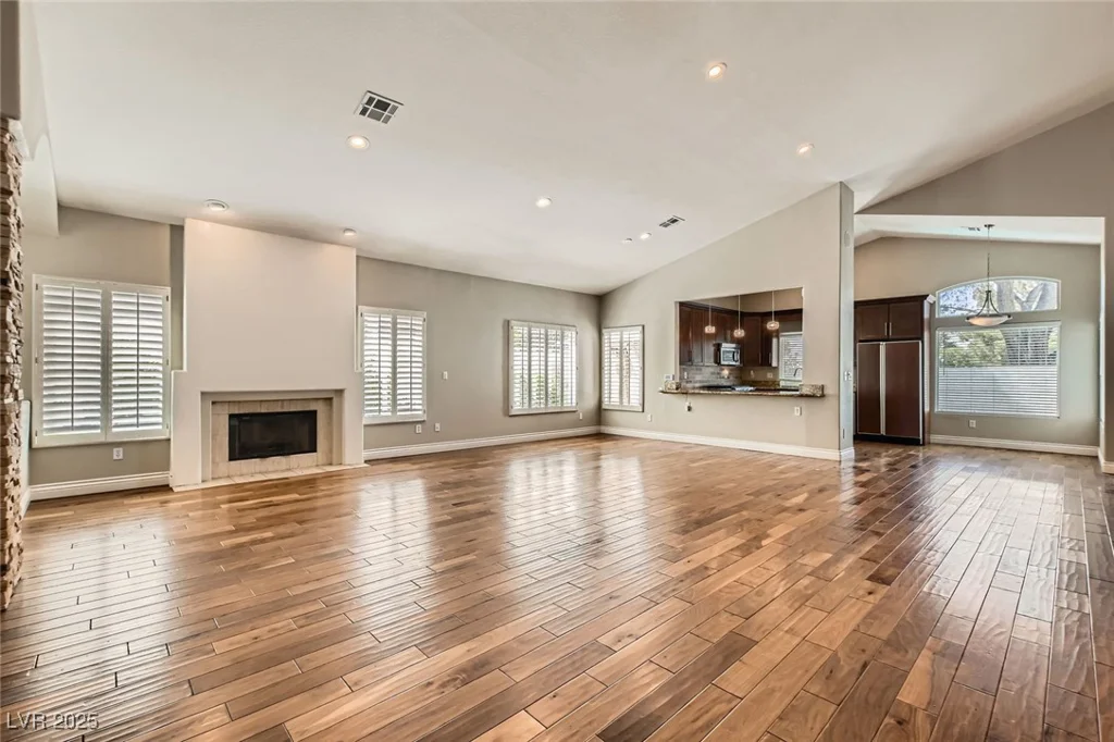 8124 Bay Harbor, Las Vegas, NV 89128