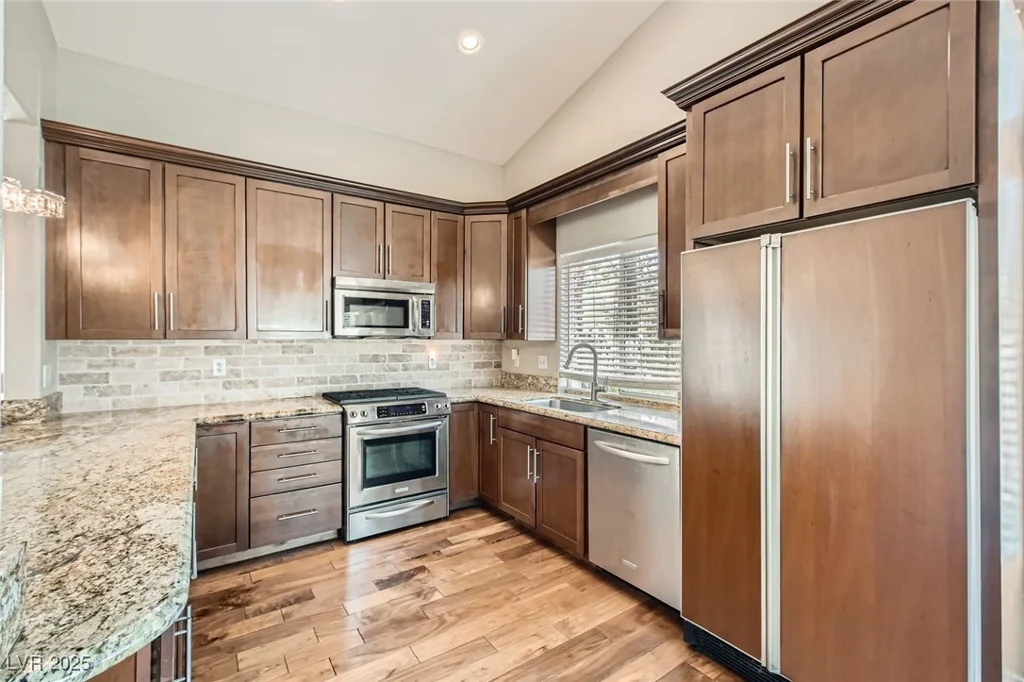 8124 Bay Harbor, Las Vegas, NV 89128
