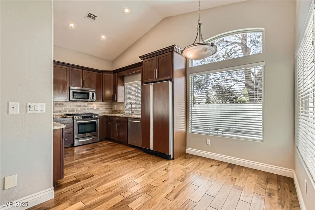 8124 Bay Harbor, Las Vegas, NV 89128