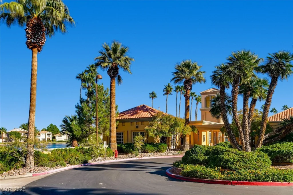 8124 Bay Harbor, Las Vegas, NV 89128