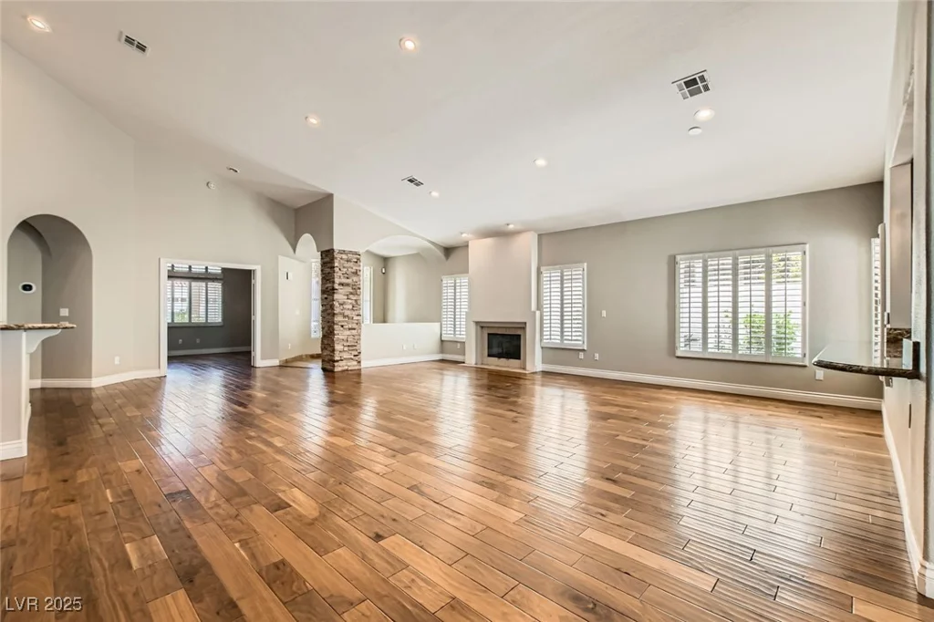 8124 Bay Harbor, Las Vegas, NV 89128