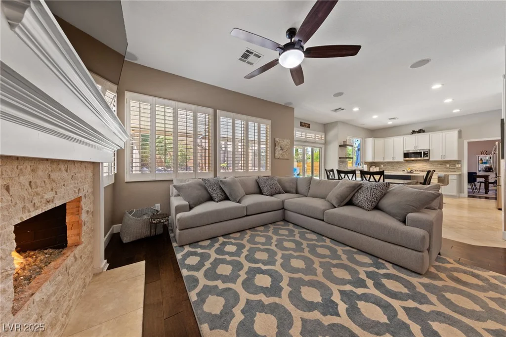 2113 Waterbury, Las Vegas, NV 89134