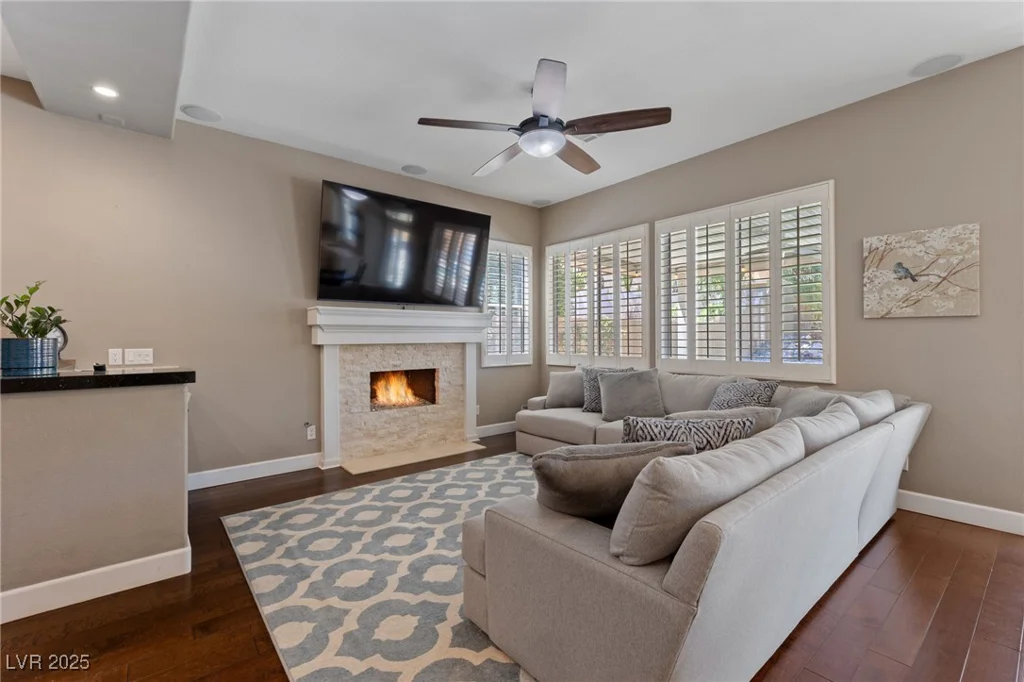 2113 Waterbury, Las Vegas, NV 89134