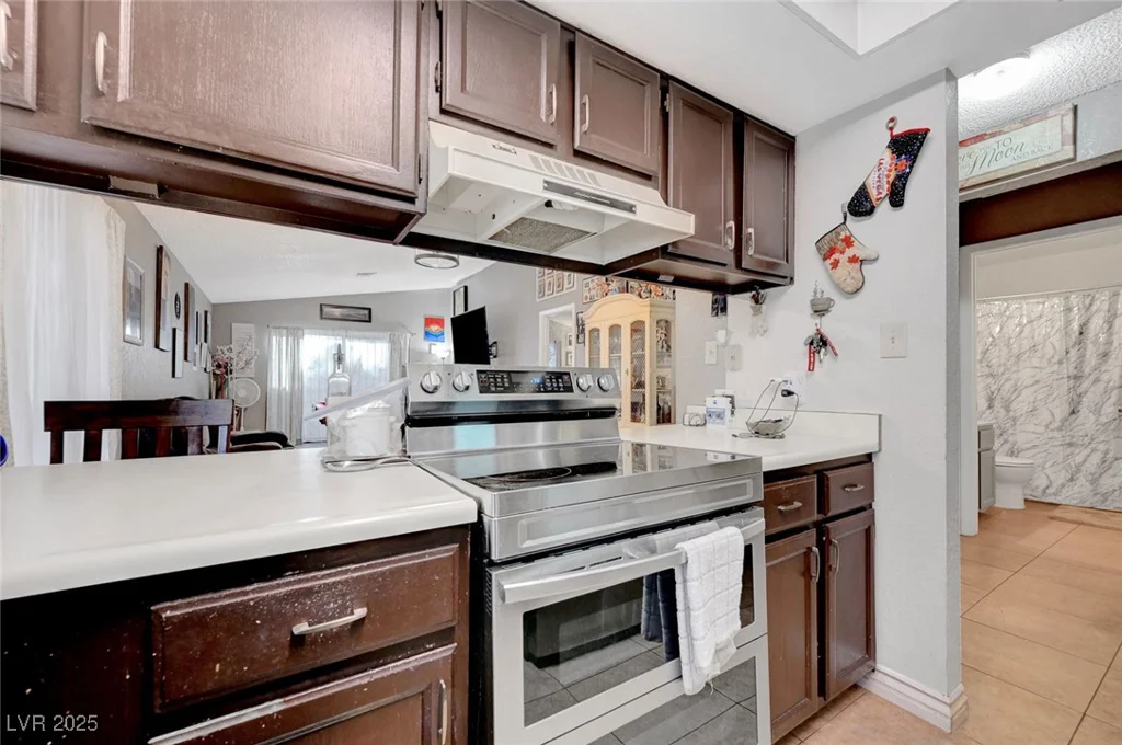 1060 Neil Armstrong, Las Vegas, NV 89145