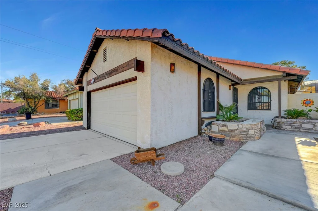 1060 Neil Armstrong, Las Vegas, NV 89145