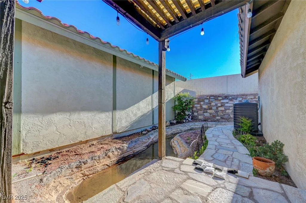 1060 Neil Armstrong, Las Vegas, NV 89145