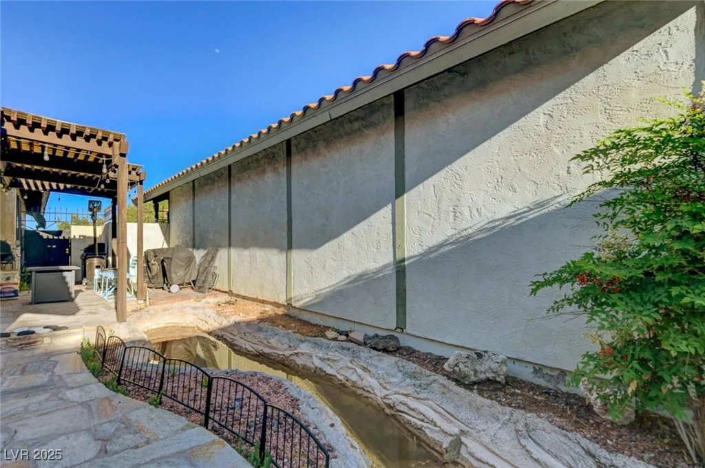 1060 Neil Armstrong, Las Vegas, NV 89145