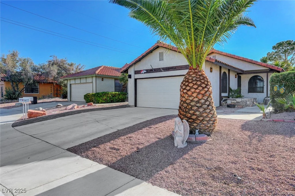 1060 Neil Armstrong, Las Vegas, NV 89145