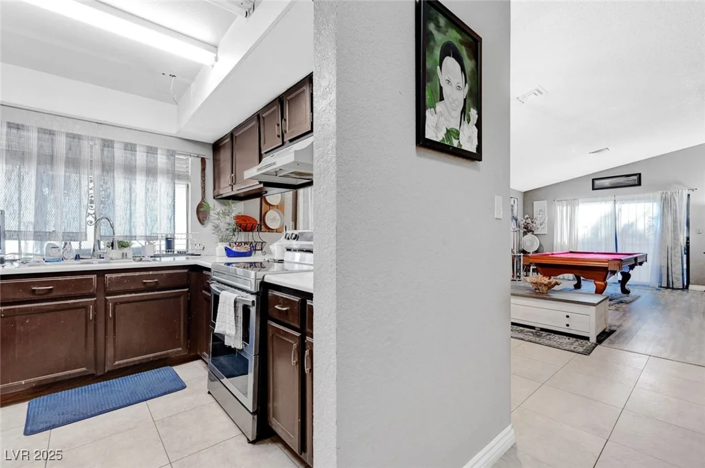 1060 Neil Armstrong, Las Vegas, NV 89145