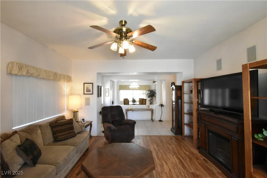 325 Wild Plum, Las Vegas, NV 89107