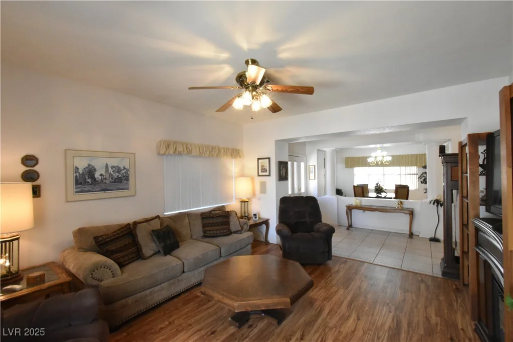 325 Wild Plum, Las Vegas, NV 89107