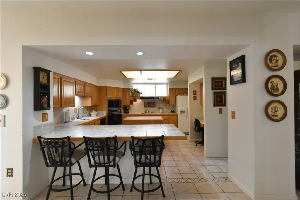 325 Wild Plum, Las Vegas, NV 89107