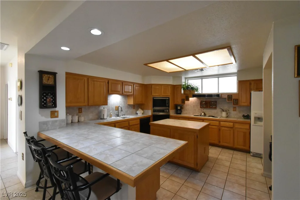 325 Wild Plum, Las Vegas, NV 89107
