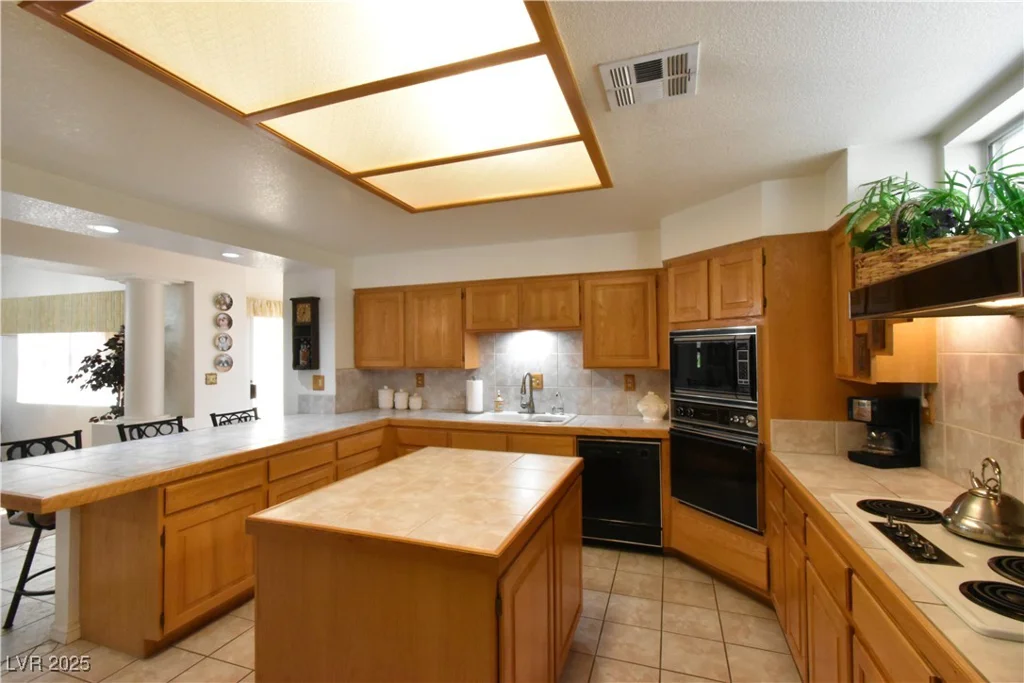 325 Wild Plum, Las Vegas, NV 89107