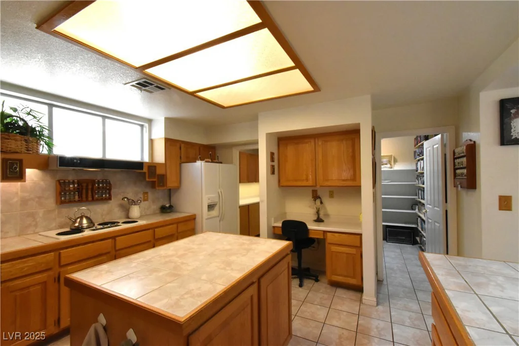325 Wild Plum, Las Vegas, NV 89107