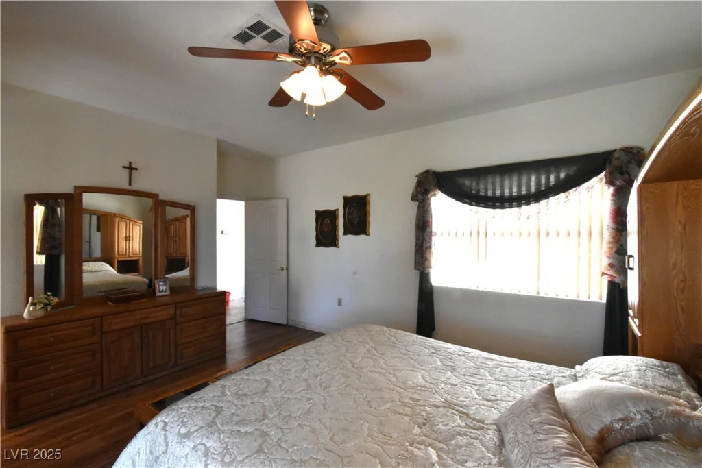 325 Wild Plum, Las Vegas, NV 89107
