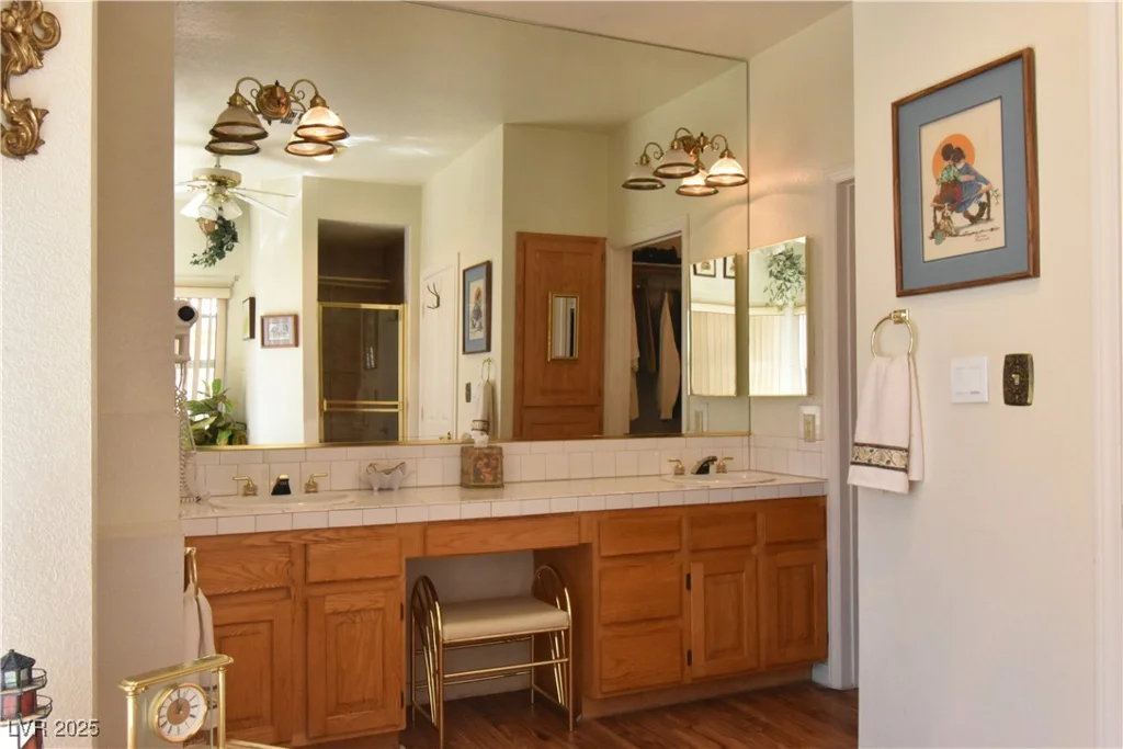 325 Wild Plum, Las Vegas, NV 89107