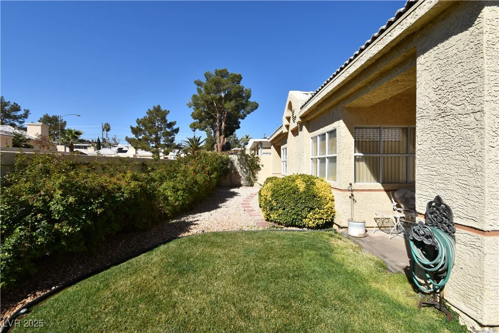 325 Wild Plum, Las Vegas, NV 89107