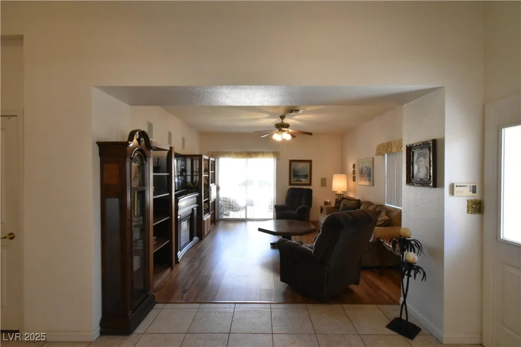 325 Wild Plum, Las Vegas, NV 89107