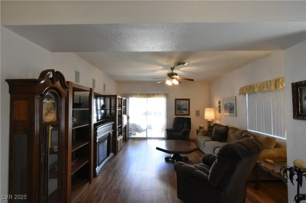 325 Wild Plum, Las Vegas, NV 89107