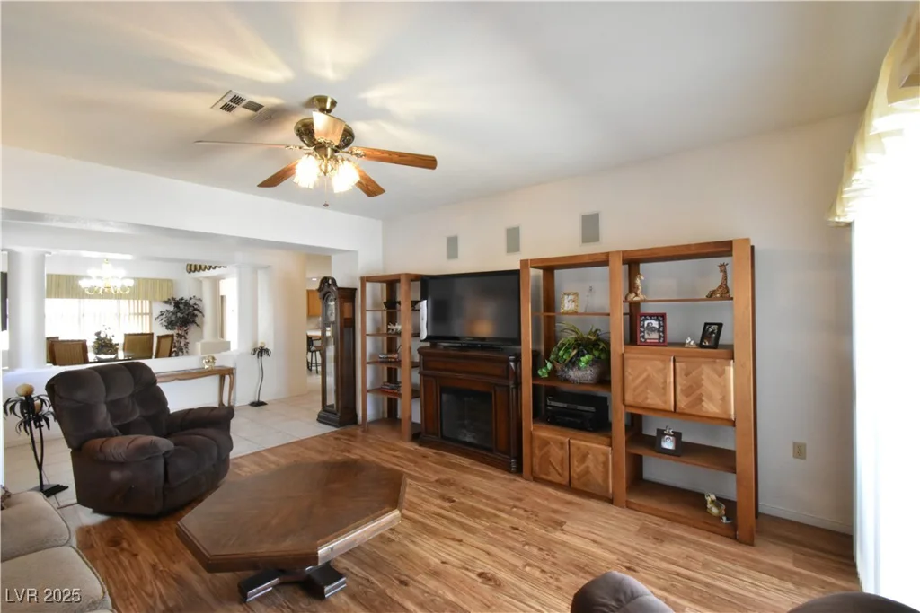 325 Wild Plum, Las Vegas, NV 89107