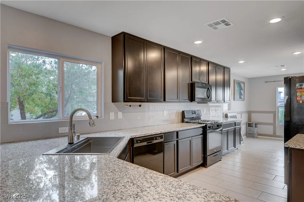 7052 Blissful Peak, North Las Vegas, NV 89084